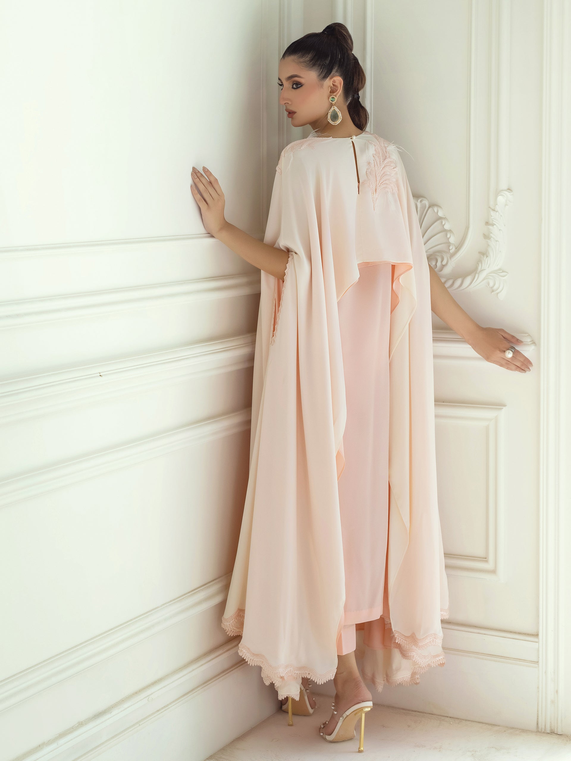 Alyha - Ivory & Peach