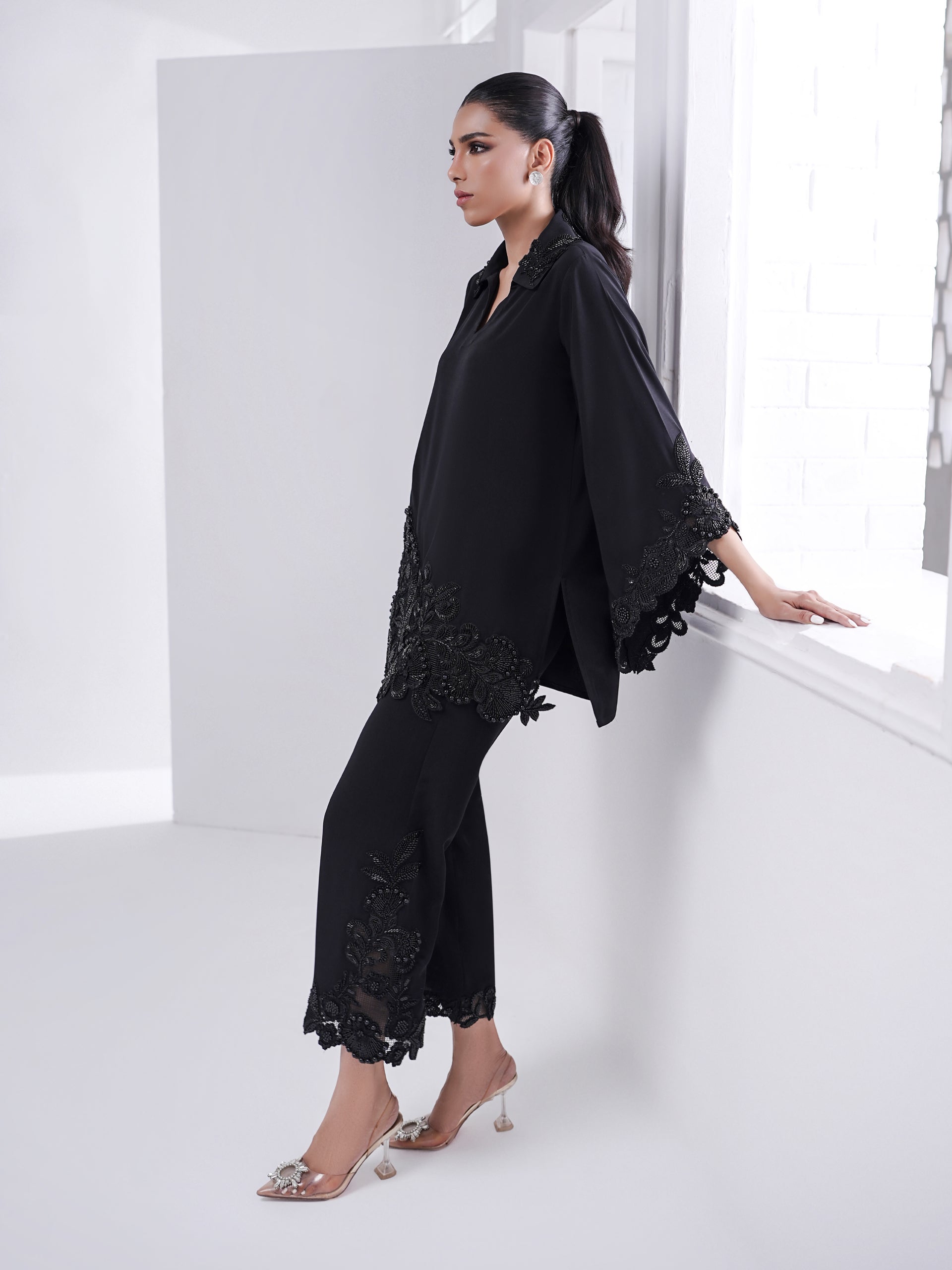Alvena - Black