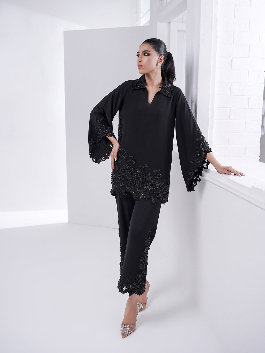Alvena - Black