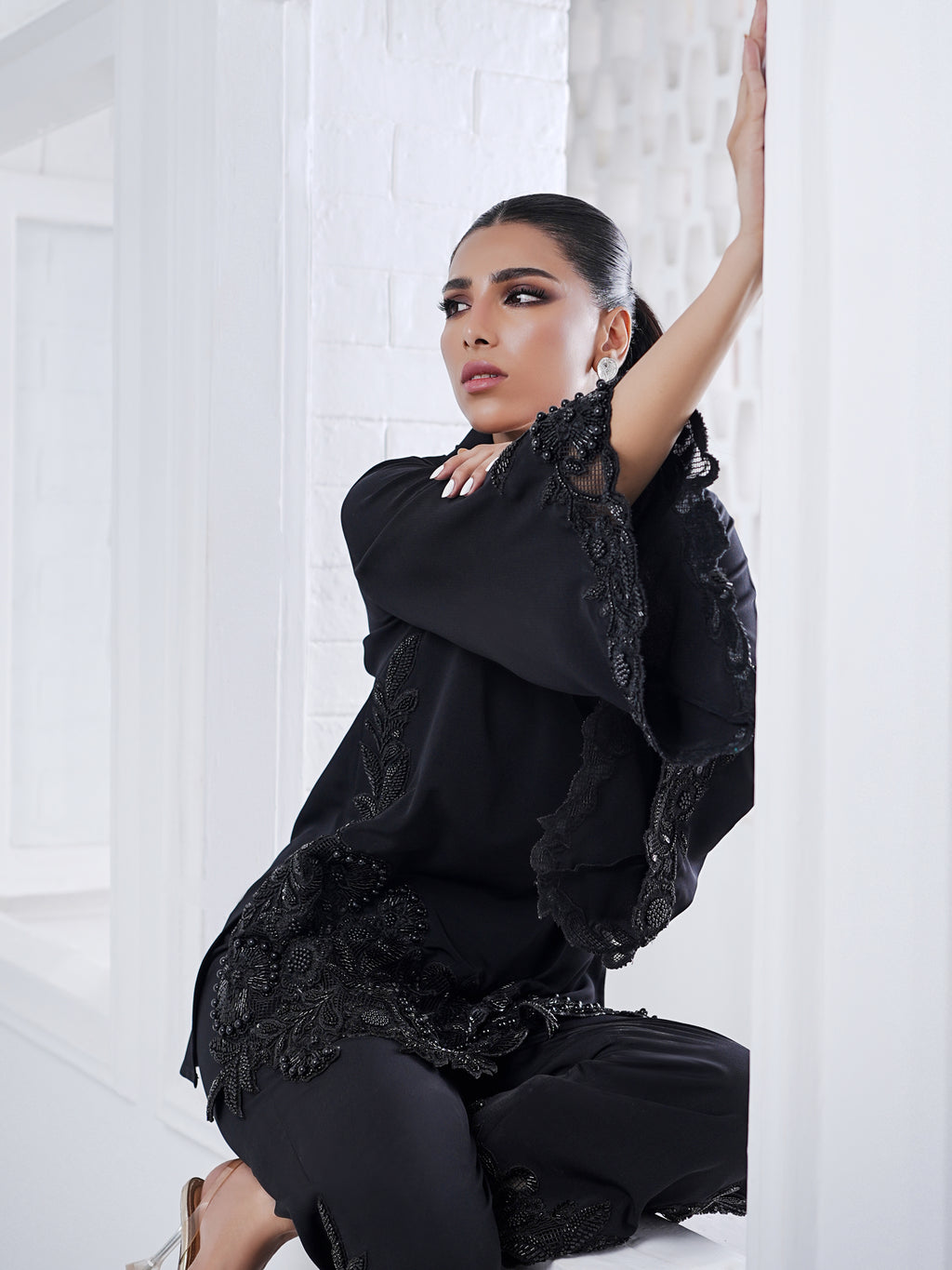 Alvena - Black