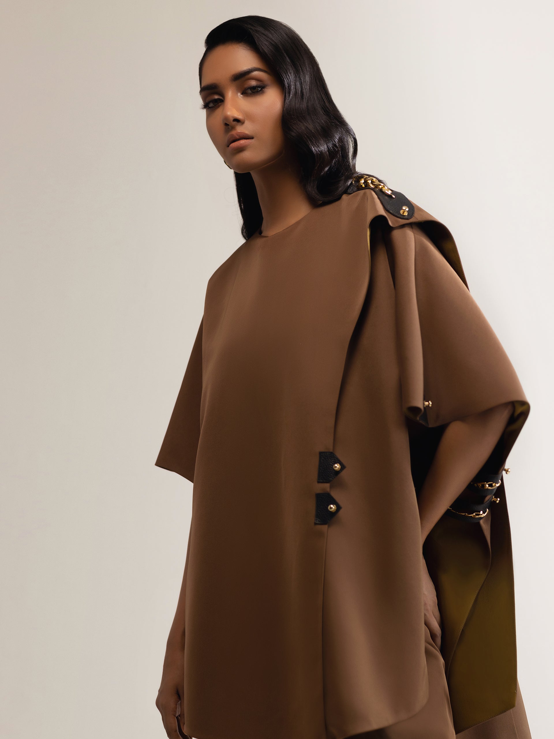 Shas - Taupe