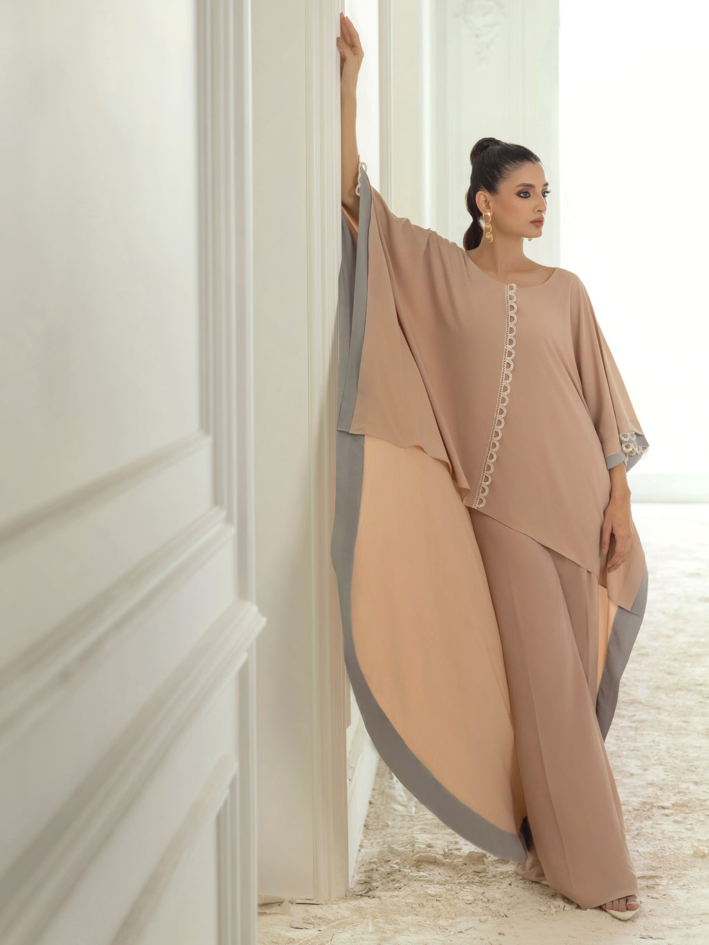 Kiara - Peach & Grey