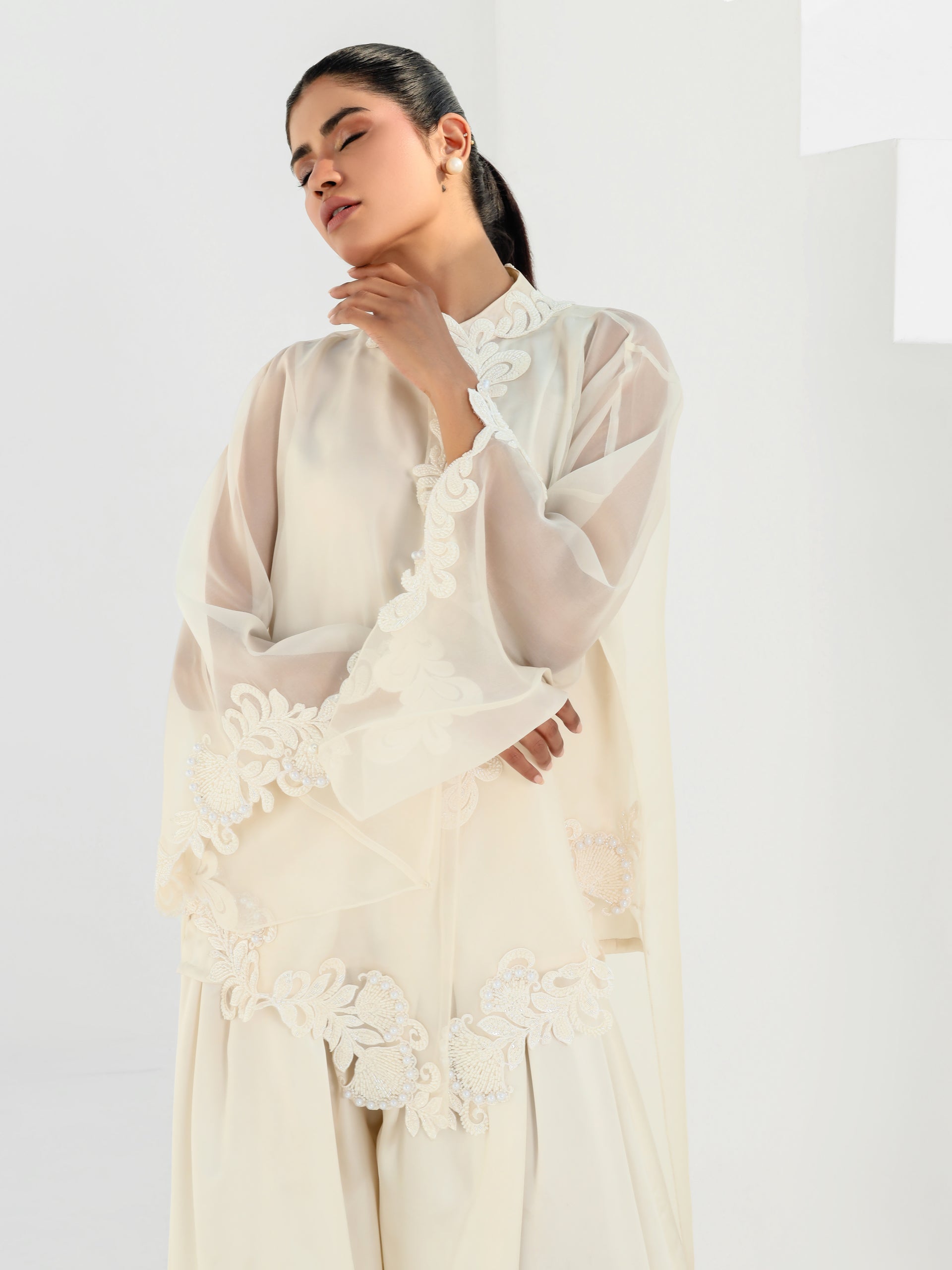 Lilly - Ivory Secondary image