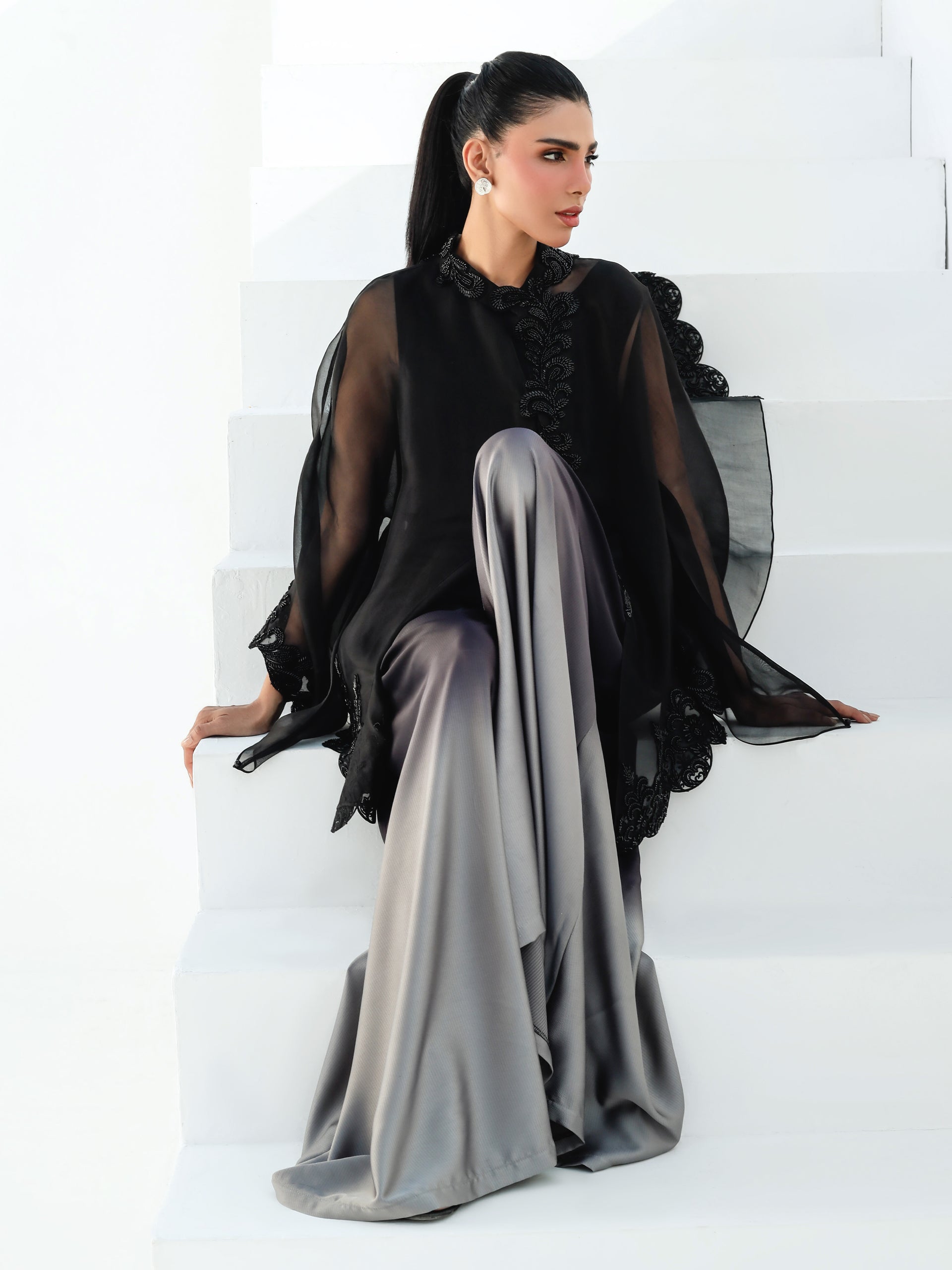 Lilly - Black