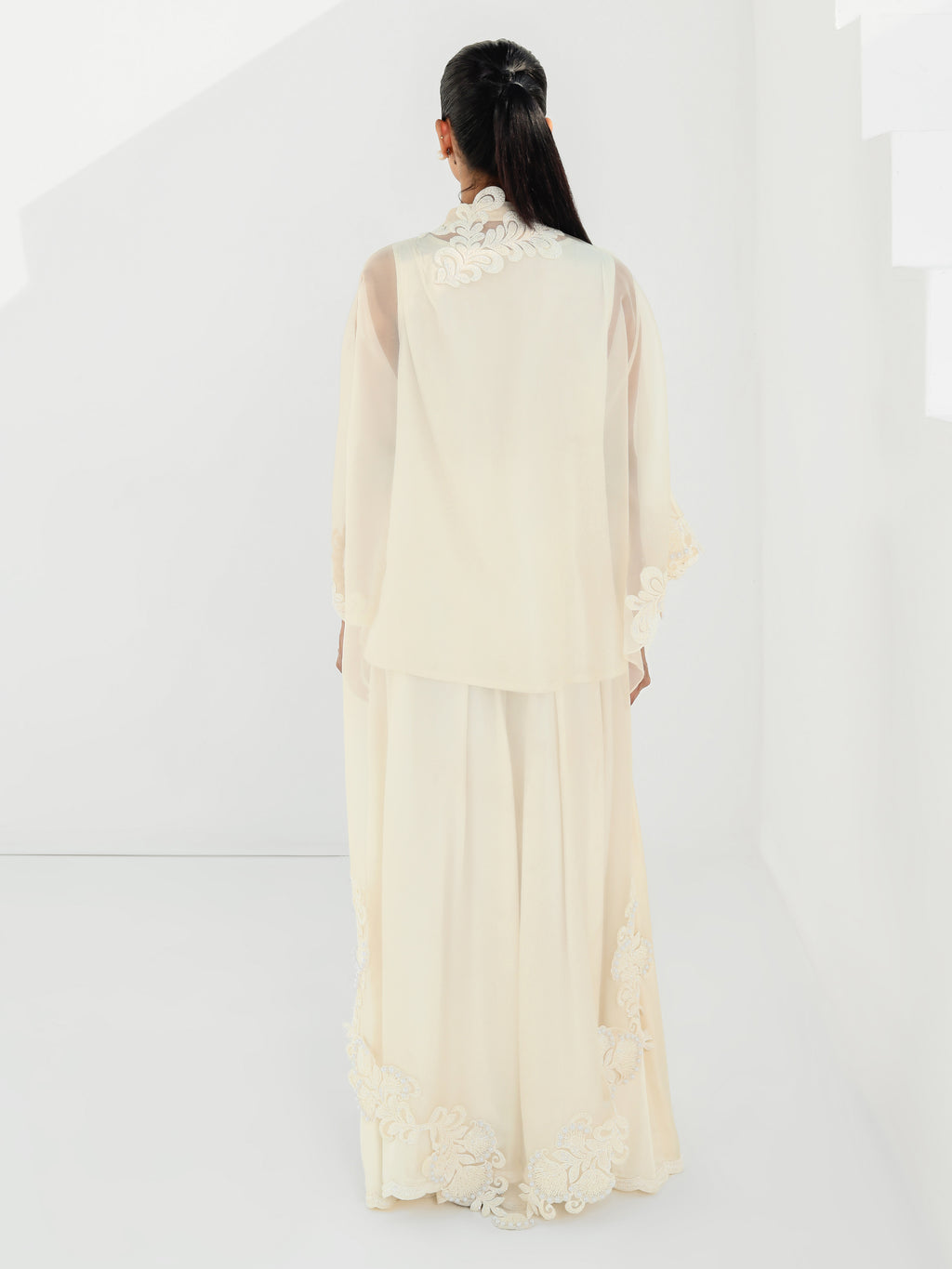 Lilly - Ivory