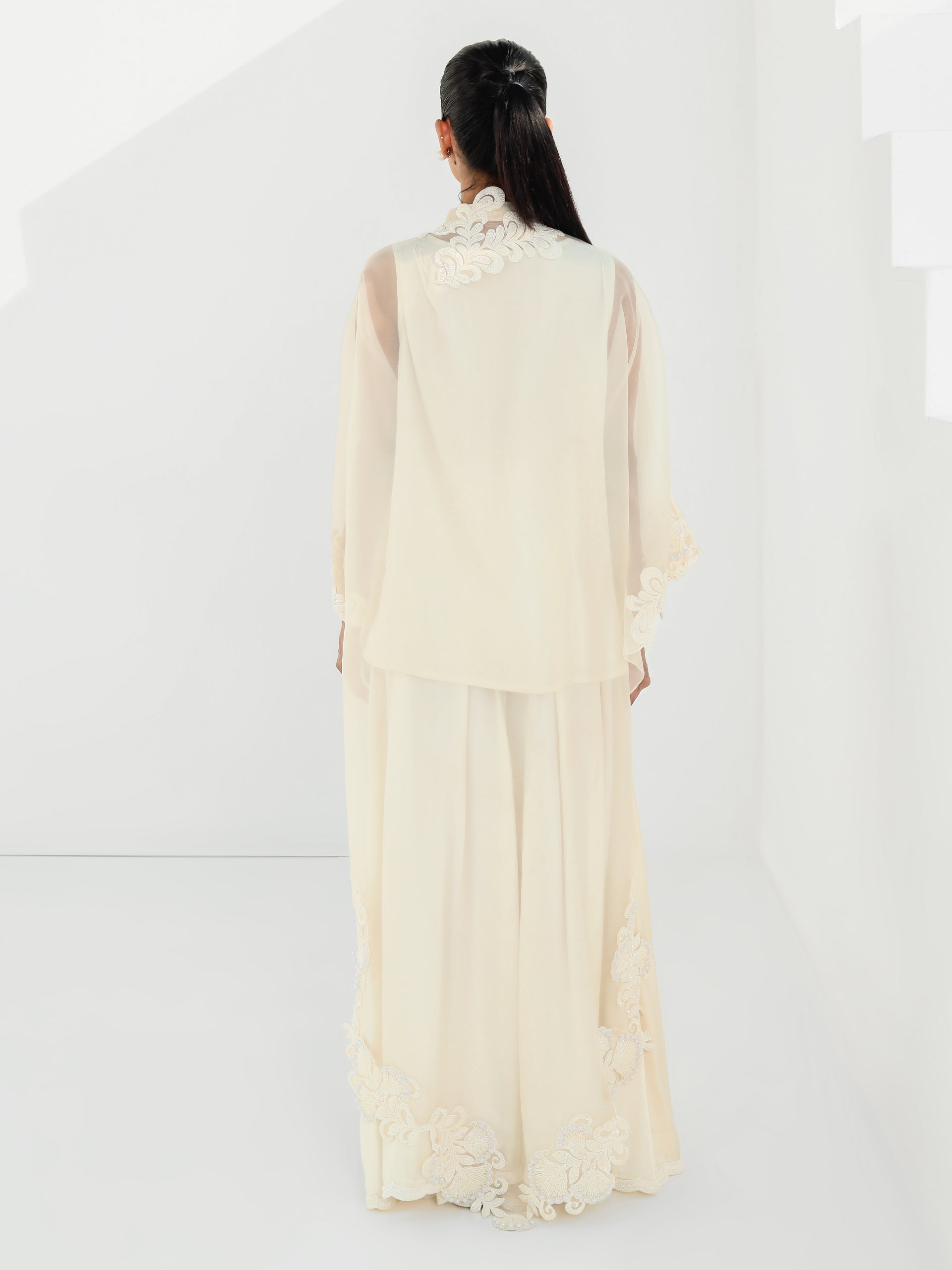 Lilly - Ivory
