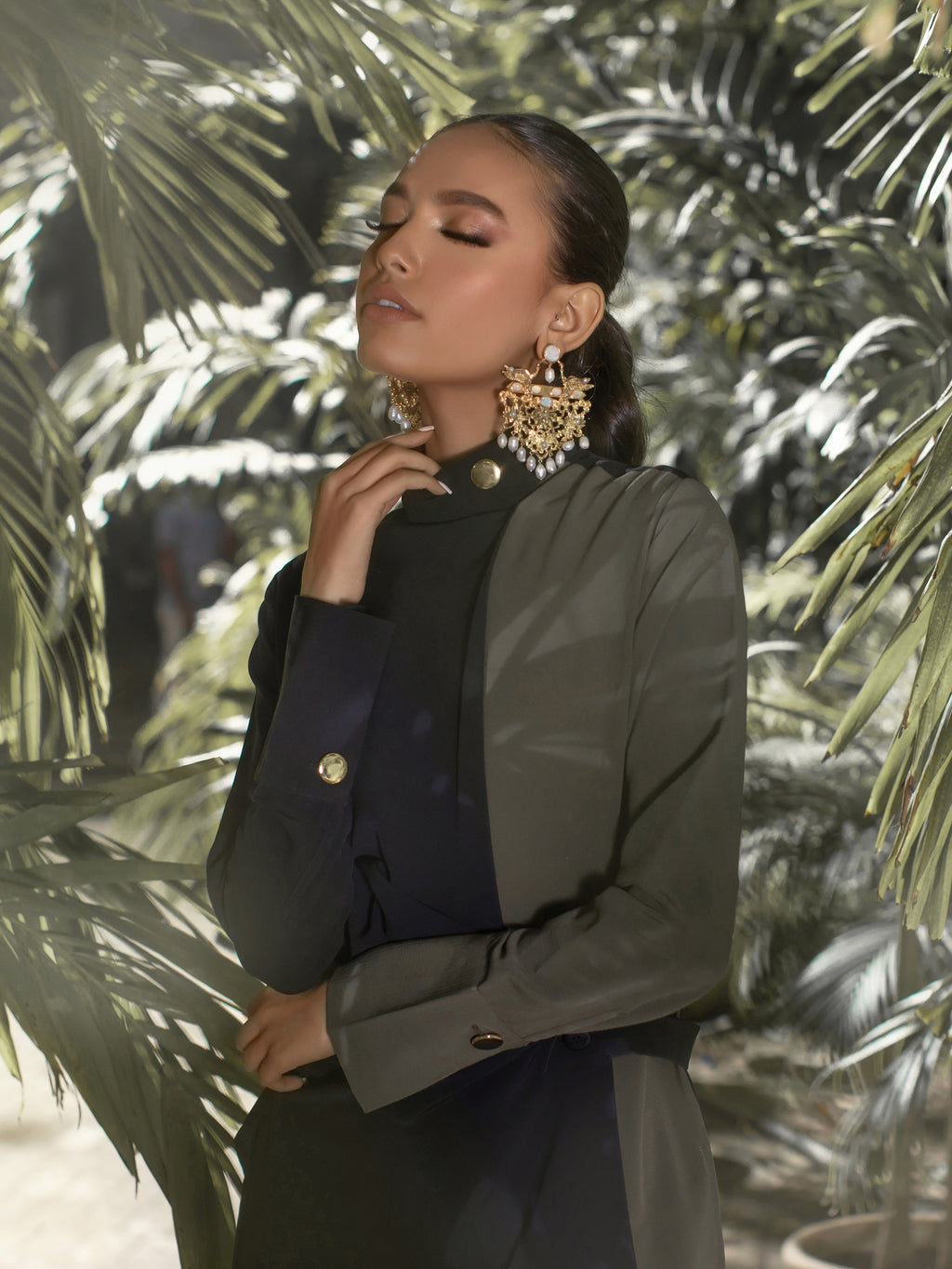 Nia - Black & Olive