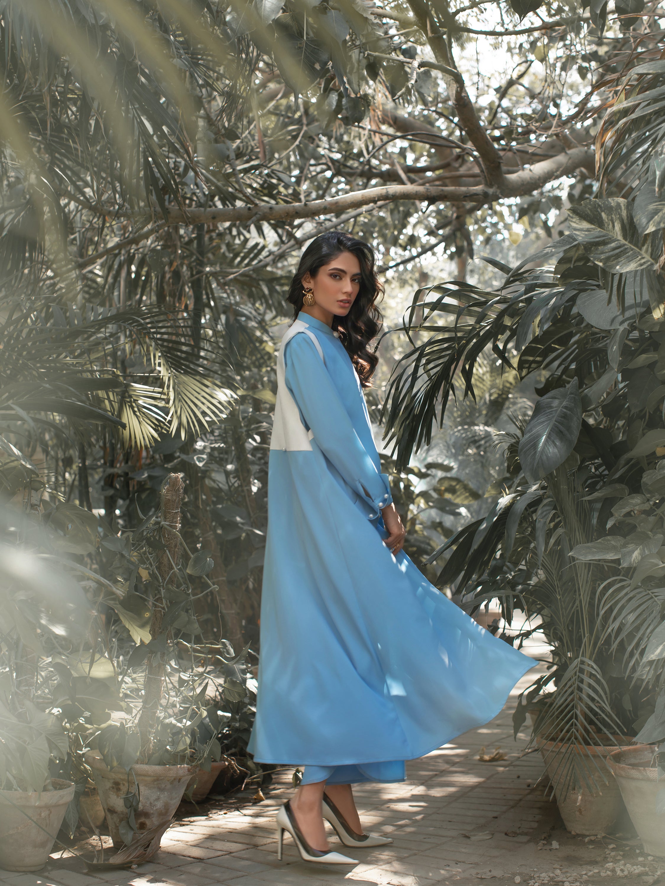 Shasmin - Blue & White Secondary image